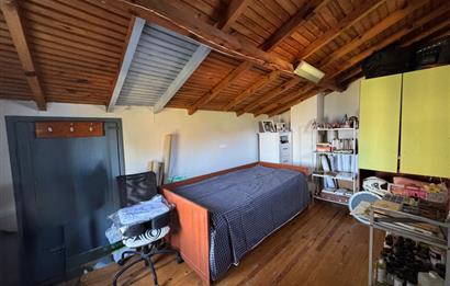 Yeni Foça Petra Koyu'nda Muhteşem Manzaralı Triplex Villa