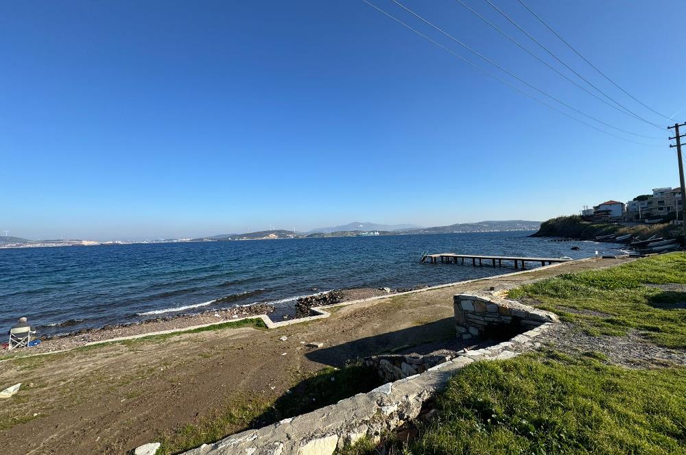 Yeni Foça Petra Koyu'nda Muhteşem Manzaralı Triplex Villa