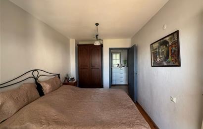 Yeni Foça Petra Koyu'nda Muhteşem Manzaralı Triplex Villa