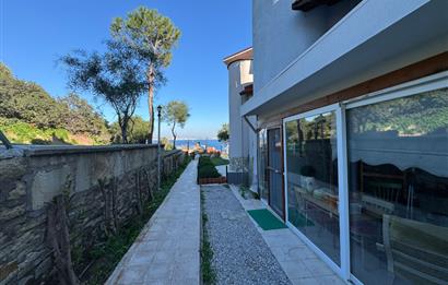 Yeni Foça Petra Koyu'nda Muhteşem Manzaralı Triplex Villa