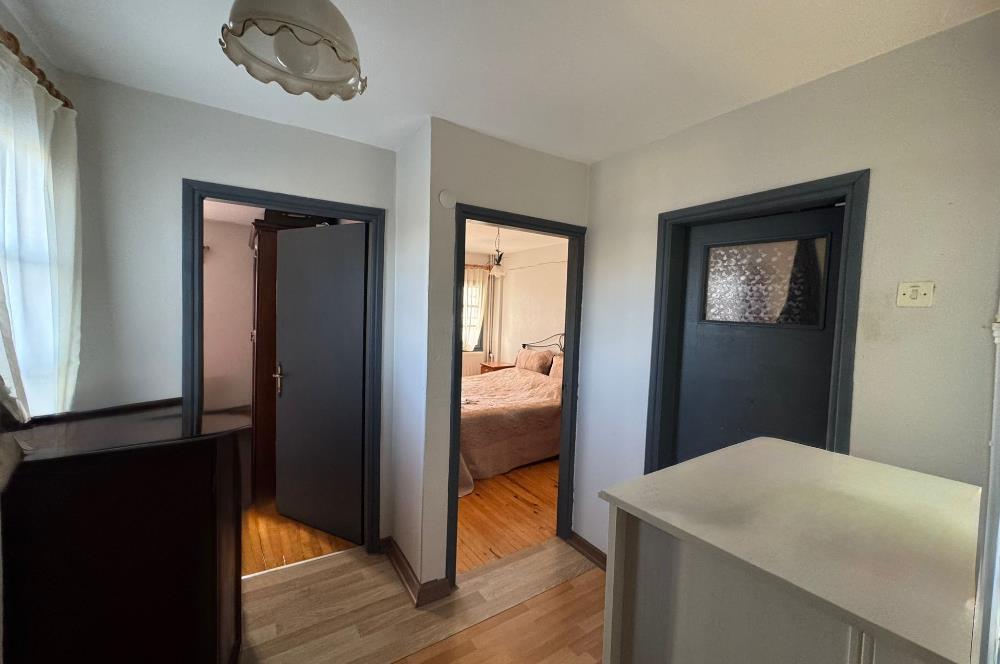 Yeni Foça Petra Koyu'nda Muhteşem Manzaralı Triplex Villa