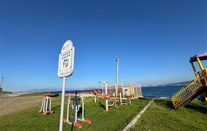 Yeni Foça Petra Koyu'nda Muhteşem Manzaralı Triplex Villa