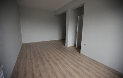 KARŞIYAKA MAHALLESİNDE TRİO VADİ SİTESİNDE KİRALIK 3+1 DAİRE