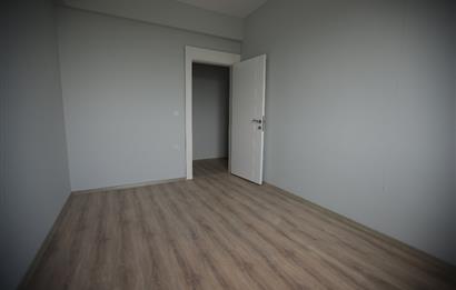 KARŞIYAKA MAHALLESİNDE TRİO VADİ SİTESİNDE KİRALIK 3+1 DAİRE