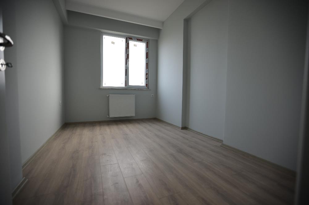 KARŞIYAKA MAHALLESİNDE TRİO VADİ SİTESİNDE KİRALIK 3+1 DAİRE