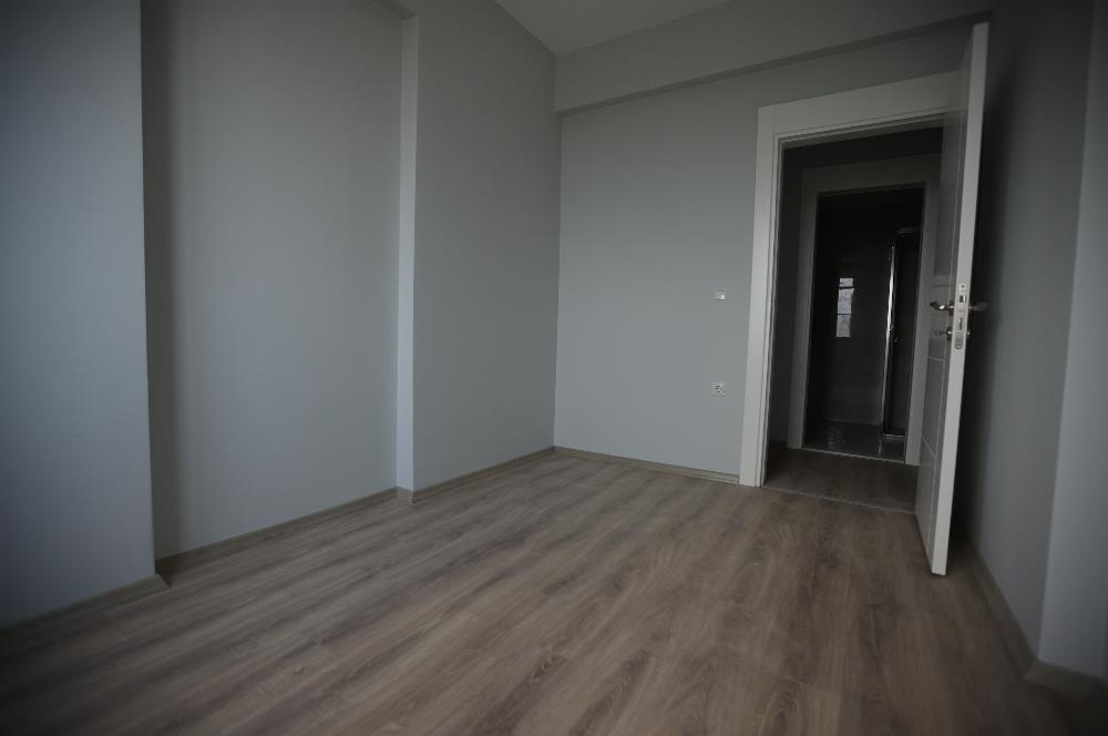 KARŞIYAKA MAHALLESİNDE TRİO VADİ SİTESİNDE KİRALIK 3+1 DAİRE