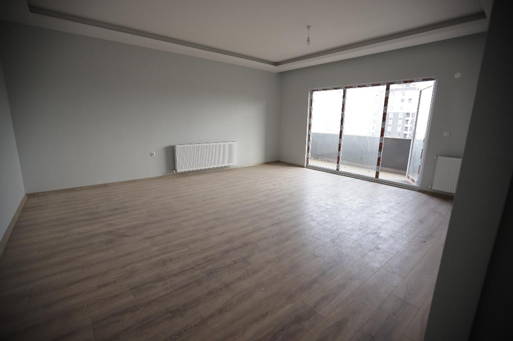 KARŞIYAKA MAHALLESİNDE TRİO VADİ SİTESİNDE KİRALIK 3+1 DAİRE