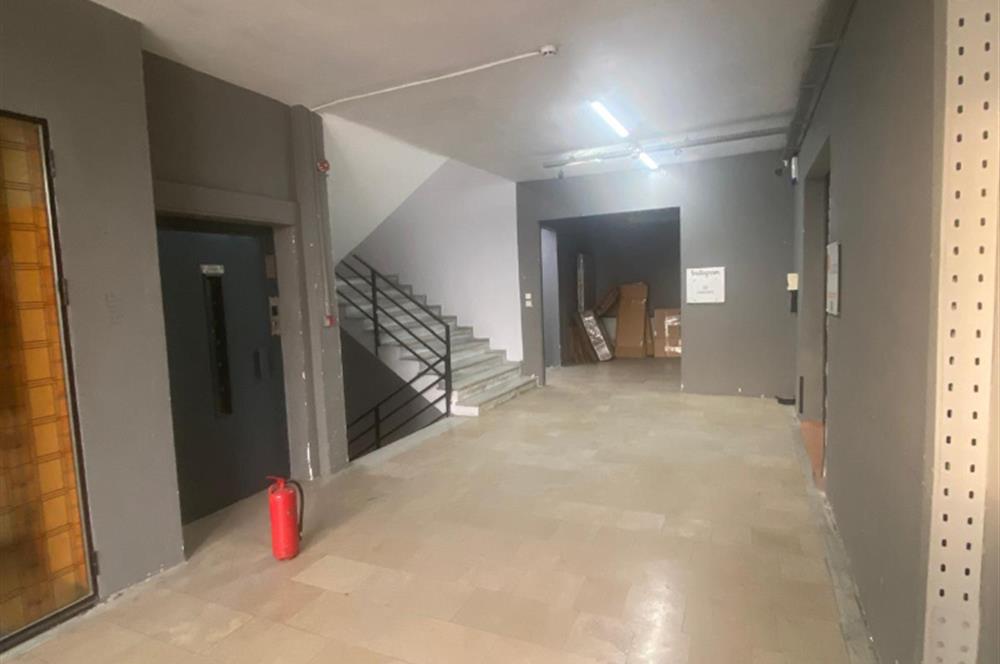 Dudullu OSB de Satılık Kurumsal Kiracılı Ticari Mülk 