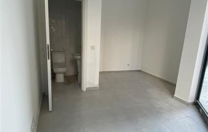 Feneryolunda yeni binada kiralık dükkan