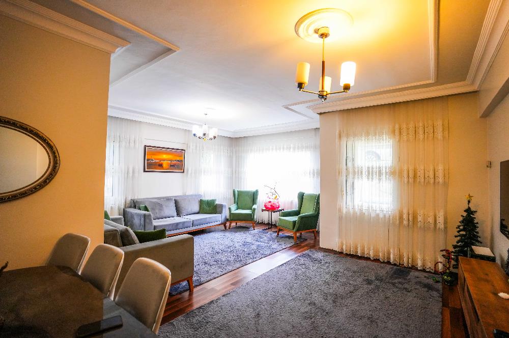 Ümraniye Yeşil Kuşak Sitesi 3+1 120m2 Bahçe Katı Satılık Daire