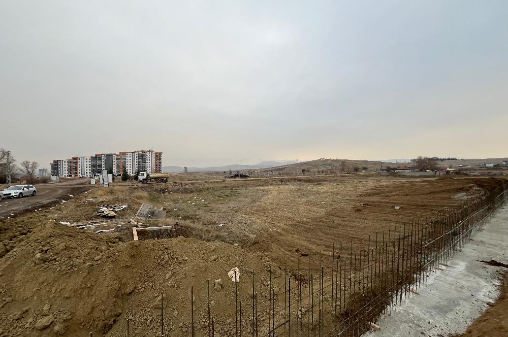 ESENBOĞA’DA KONUT İMARLI, 800 m2 HİSSELİ ARSA, 2 YOLA CEPHELI