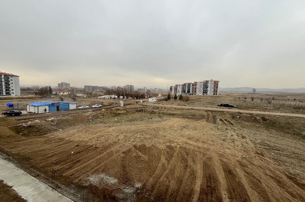 ESENBOĞA’DA KONUT İMARLI, 800 m2 HİSSELİ ARSA, 2 YOLA CEPHELI