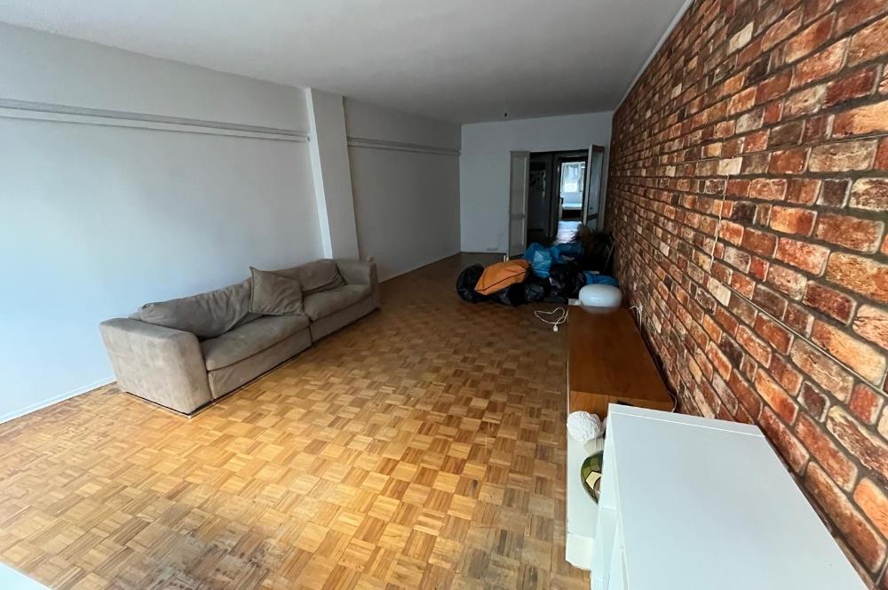 KADIKÖY'DE MERKEZİ LOKASYONDA 3+1 KİRALIK  DAİRE