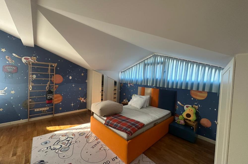 Uskumruköy Site İçinde 6+1 Eşyalı Villa