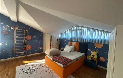 Uskumruköy Site İçinde 6+1 Eşyalı Villa