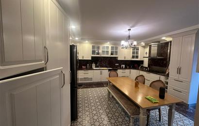 Uskumruköy Site İçinde 6+1 Eşyalı Villa