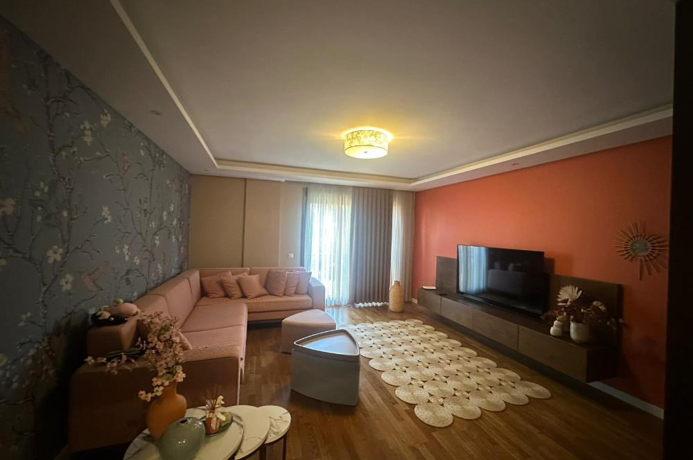 Uskumruköy Site İçinde 6+1 Eşyalı Villa