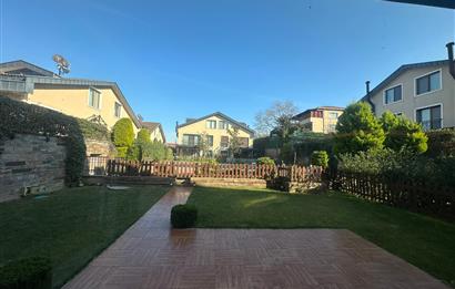 Uskumruköy Site İçinde 6+1 Eşyalı Villa