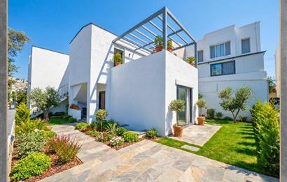 İSLAMHANELERİ'NDE SATILIK 5+1 BAHÇELİ VİLLA