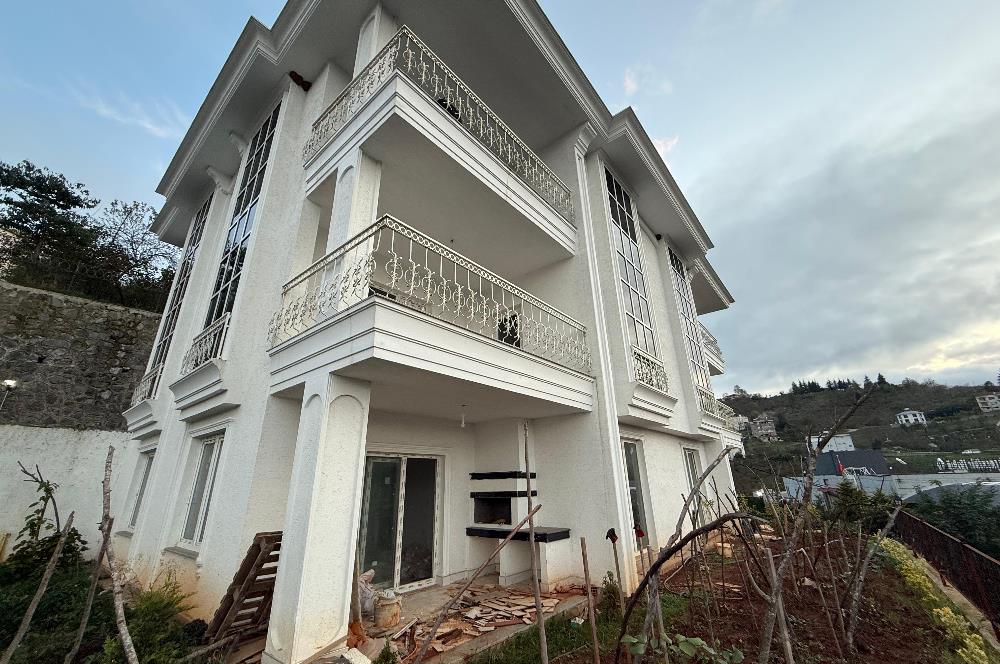Trabzon Kireçhane'de 5+2 Tripleks, Deniz Manzaralı Kiralık Villa