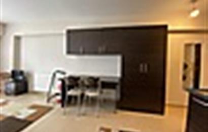 Ulus yolu üzerinde 1+1 kiralık , eşyalı daire