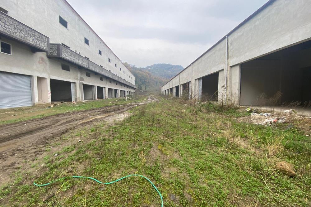 CENTURY 21'DEN PERŞEMBE SANAYİ SİTESİNDE 100 M2 DÜKKAN