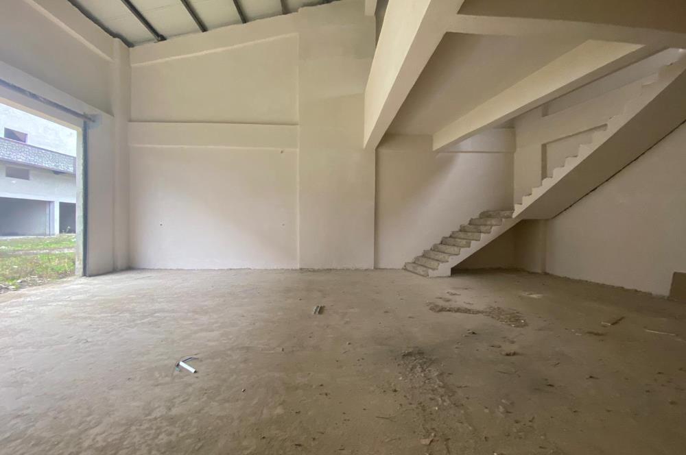 CENTURY 21'DEN PERŞEMBE SANAYİ SİTESİNDE 100 M2 DÜKKAN