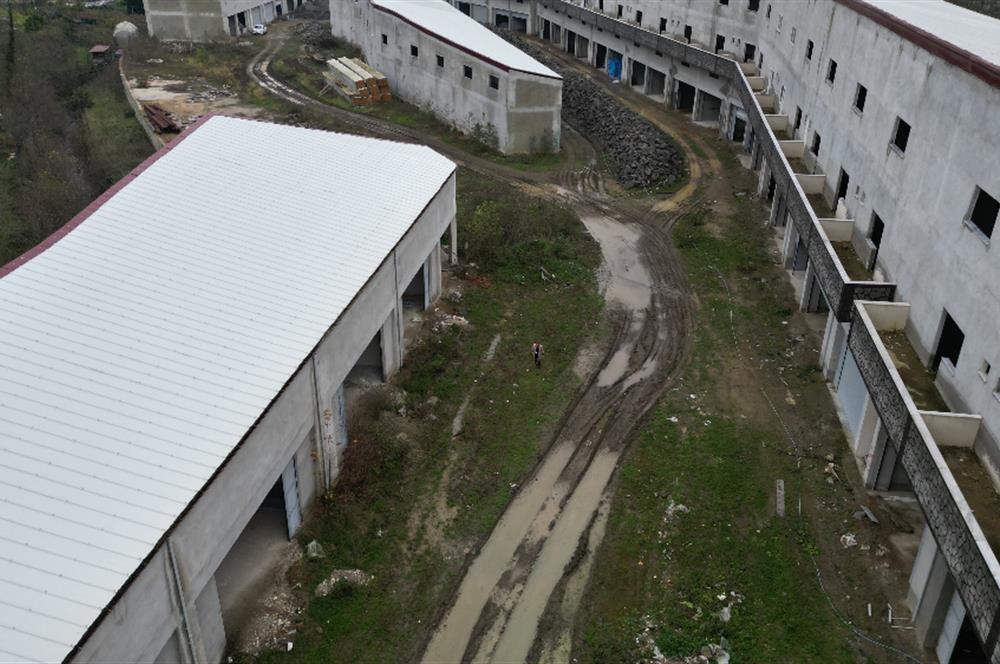 CENTURY 21'DEN PERŞEMBE SANAYİ SİTESİNDE 100 M2 DÜKKAN