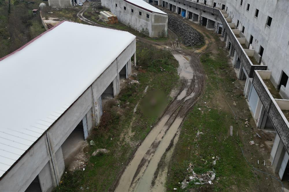 CENTURY 21'DEN PERŞEMBE SANAYİ SİTESİNDE 100 M2 DÜKKAN