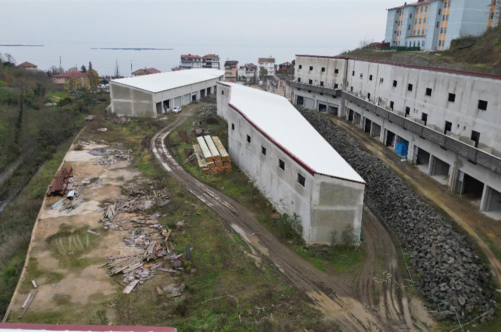 CENTURY 21'DEN PERŞEMBE SANAYİ SİTESİNDE 100 M2 DÜKKAN