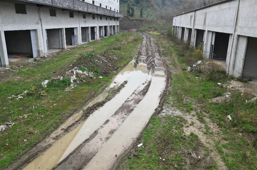 CENTURY 21'DEN PERŞEMBE SANAYİ SİTESİNDE 100 M2 DÜKKAN