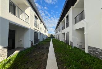 Güre Çamlıbel Zeytin Evleri’nde 1. Kat, Havuzlu, Bahçe Kullanımlı, Kapalı Otoparklı SATILIK DAİRE 1+1 - 6 - 30410