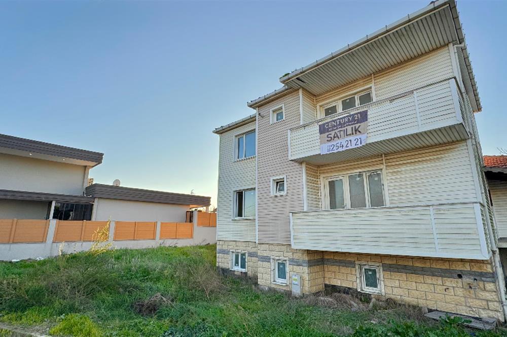 ÇATALCA İZZETTİN CEYLANKENT SİTESİNDE A TİPİ TRİPLEKS VİLLA