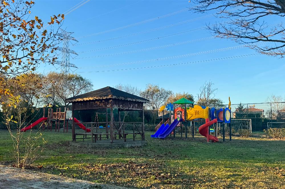 ÇATALCA İZZETTİN CEYLANKENT SİTESİNDE A TİPİ TRİPLEKS VİLLA