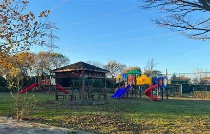 ÇATALCA İZZETTİN CEYLANKENT SİTESİNDE A TİPİ TRİPLEKS VİLLA