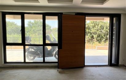 ŞEHİR HASTANESİ KARŞISINDA GENİŞ TERASLI KİRALIK İŞ YERİ C21BAL