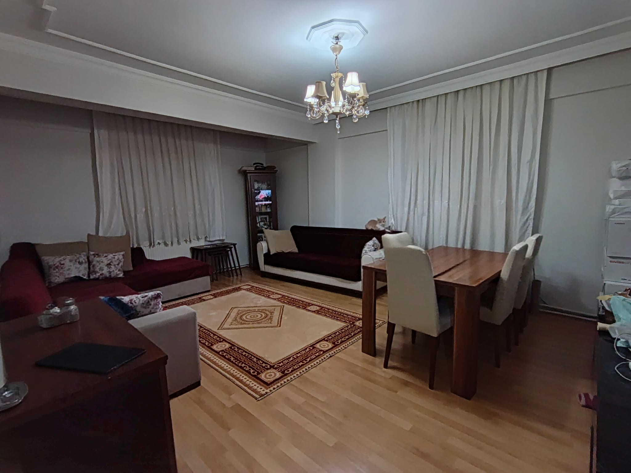 ATAŞEHİR FERHATPAŞA'DA YATIRIMLIK SATILIK 2+1 DAİRE