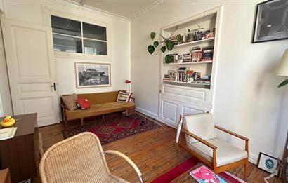 Modanın Kalbinde Komple Satılık Tarihi Eser Bina