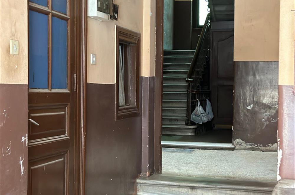 Modanın Kalbinde Komple Satılık Tarihi Eser Bina