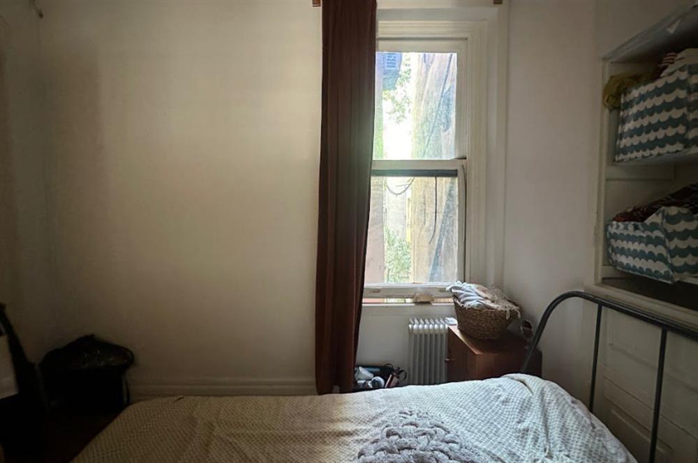 Modanın Kalbinde Komple Satılık Tarihi Eser Bina