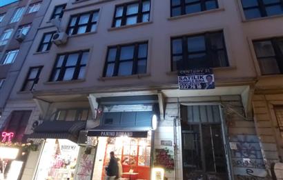 Modanın Kalbinde Komple Satılık Tarihi Eser Bina