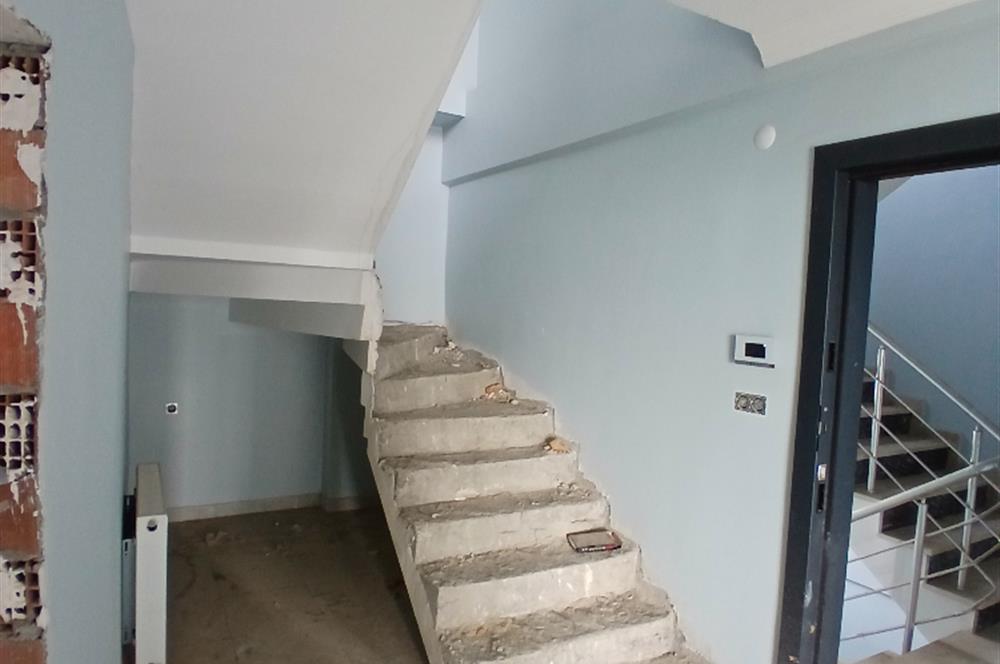 İZMİT ERENLER MAH. DENİZ MANZARALI 4+1 SATILIK DUBLEKS DAİRE