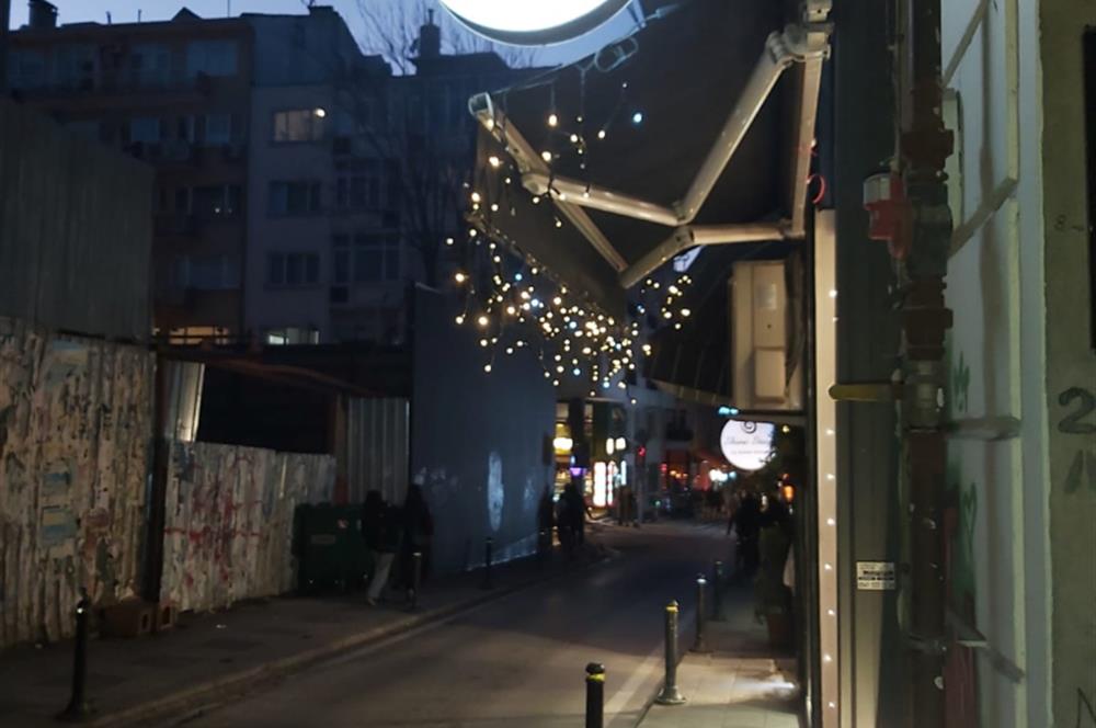 Modanın Kalbinde Komple Satılık Tarihi Eser Bina