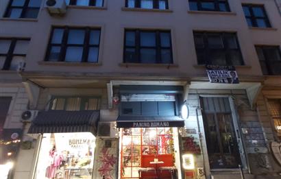 Modanın Kalbinde Komple Satılık Tarihi Eser Bina