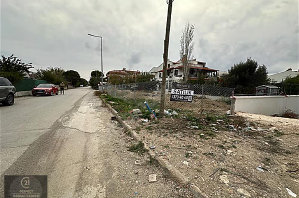 URLA ATATÜRK-KAZISI YAPILI DENİZE 200 m-TAM KÖŞE-2 VİLLALIK ARSA