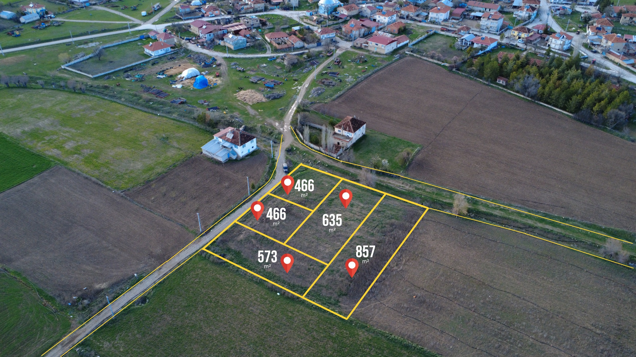 CENTURY21 PLUS GAYRİMENKUL SANDIKLI ALAGÖZ KÖYÜNDE İMARLI ARSA