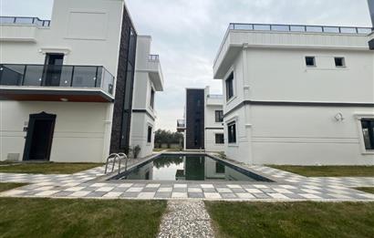 1290705971 Edremit Zeytinli'de Doğayla İç İçe, Havuzlu 4+1 Villa 