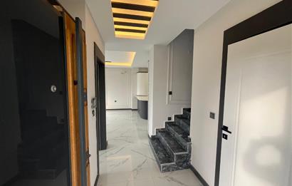 1290705971 Edremit Zeytinli'de Doğayla İç İçe, Havuzlu 4+1 Villa 