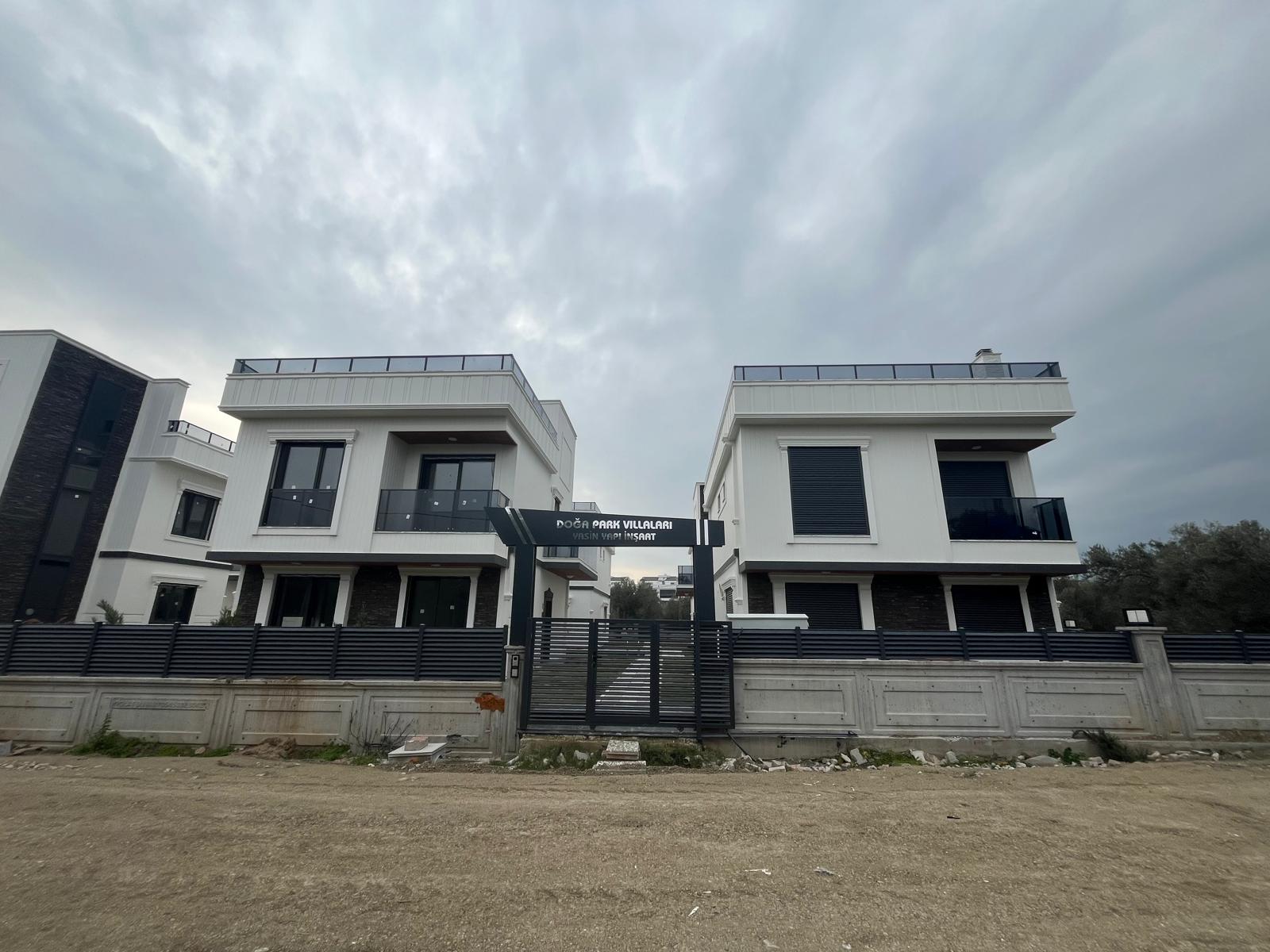 1290705971 Edremit Zeytinli'de Doğayla İç İçe, Havuzlu 4+1 Villa 