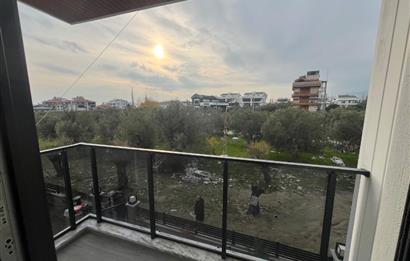 1290705971 Edremit Zeytinli'de Doğayla İç İçe, Havuzlu 4+1 Villa 